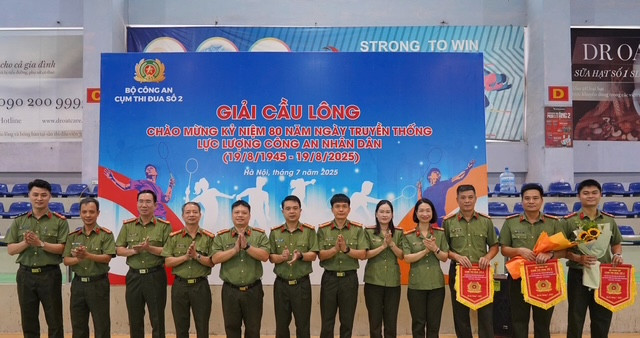 Các đội tuyển đều thể hiện rõ tinh thần “Đoàn kết - trung thực - cao thượng - tiến bộ”, Các đội tuyển đều thể hiện rõ tinh thần “Đoàn kết - trung thực - cao thượng - tiến bộ”,