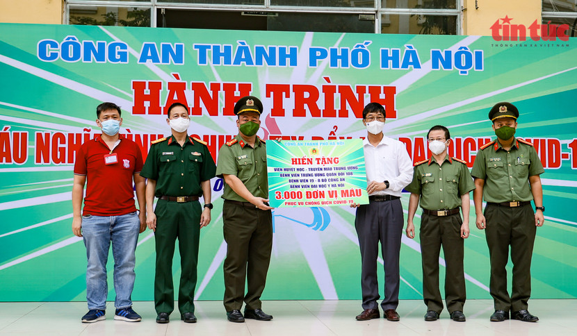 Câu lạc bộ phản ứng nhanh Hiến máu tình nguyện là một trong những hoạt động thiết thực, nhân văn của tuổi trẻ Công an Thủ đô