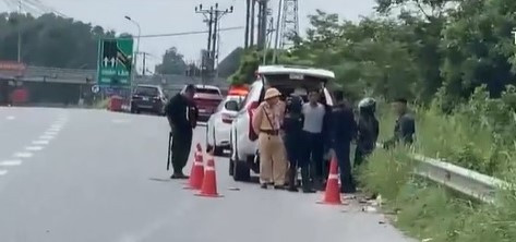 Lực lượng chức năng khống chế trường hợp vi phạm Lực lượng chức năng khống chế trường hợp vi phạm