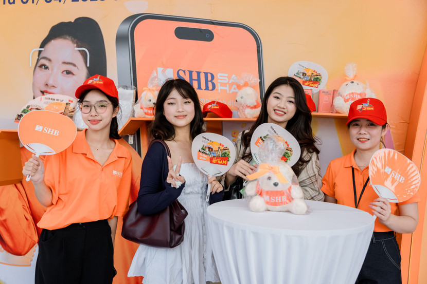 Khán giả được tặng những phần quà ý nghĩa Khán giả được tặng những phần quà ý nghĩa