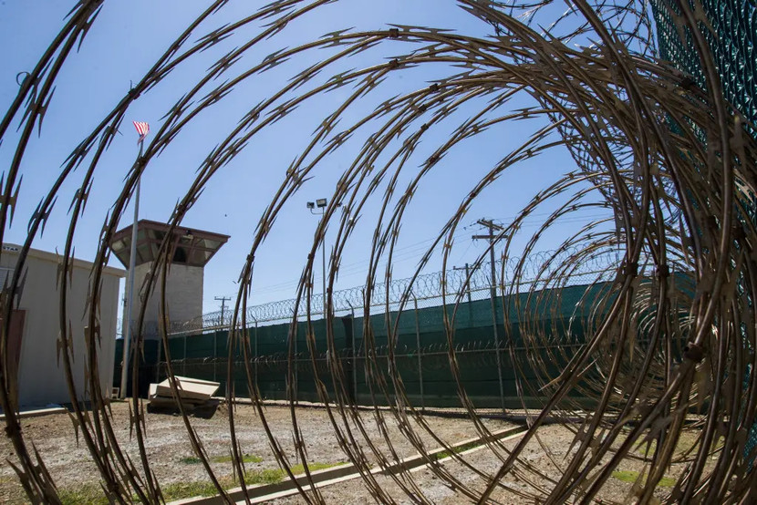 Guantanamo là một cơ sở giam giữ có chế độ an ninh nghiêm ngặt của quân đội Mỹ trong cuộc chiến chống khủng bố sau năm 2001 Guantanamo là một cơ sở giam giữ có chế độ an ninh nghiêm ngặt của quân đội Mỹ trong cuộc chiến chống khủng bố sau năm 2001