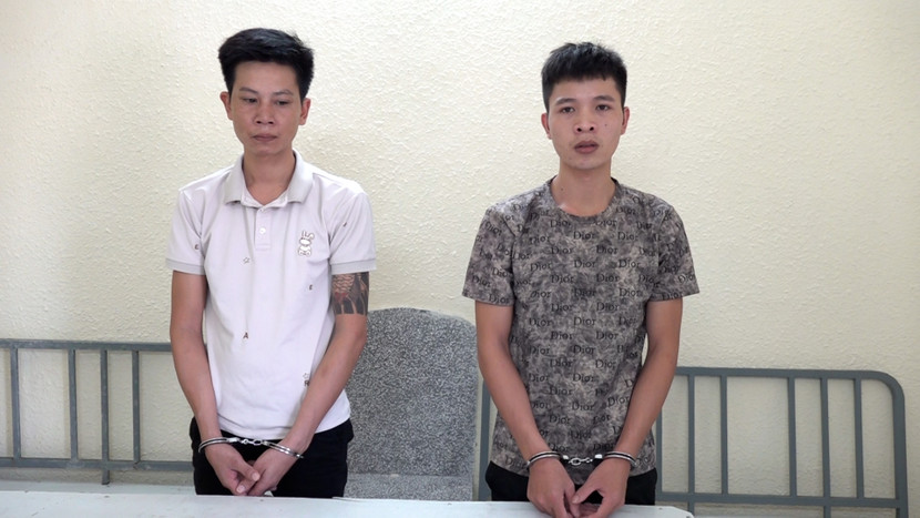 Các đối tượng và tang vật vụ án bị thu giữ