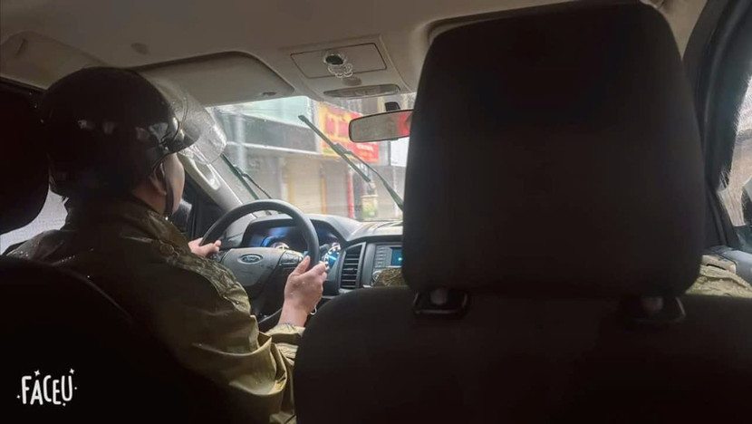 Xe chuyên dụng CS 113 CAQ Hai Bà Trưng chở 1 nữ nhân viên y tế về nhà, trong lúc cao điểm bão số 3 hoành hành, 18h ngày 7-9