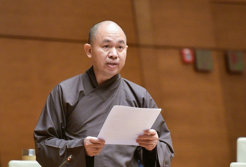 Đại biểu Thượng tọa Thích Đức Thiện (đoàn Điện Biên) phát biểu thảo luận Đại biểu Thượng tọa Thích Đức Thiện (đoàn Điện Biên) phát biểu thảo luận