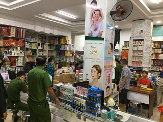 Lực lượng chức năng đồng loạt kiểm tra 3 cơ sở tân dược, chiều 4-12 Lực lượng chức năng đồng loạt kiểm tra 3 cơ sở tân dược, chiều 4-12