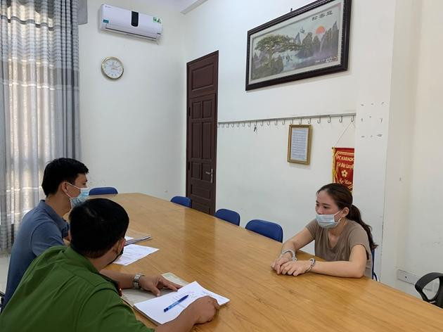 Đối tượng Lê Thị Tâm tại cơ quan Công an Đối tượng Lê Thị Tâm tại cơ quan Công an