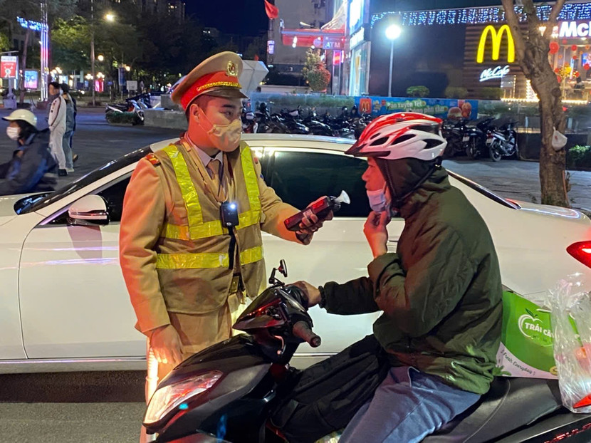 Đa số người tham gia giao thông chấp hành quy định "Đã uống rượu bia, tuyệt đối không lái xe"