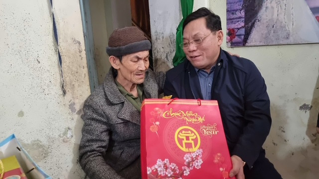 ...Ông Vũ Trung Chính...