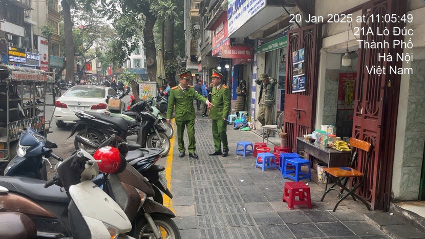 Nhắc nhở, xử lý các hành vi lấn chiếm hè phố