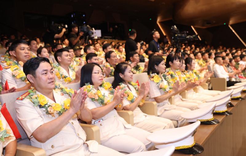 Các điển hình tiên tiến tiêu biểu của lực lượng CAND và Lực lượng Tham gia bảo vệ ANTT ở cơ sở tham dự đại hội.