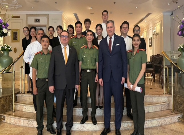 Sự tin tưởng, hài lòng của người nước ngoài đối với Công an phường Hoàn Kiếm Sự tin tưởng, hài lòng của người nước ngoài đối với Công an phường Hoàn Kiếm