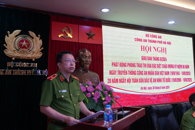 Thiếu tướng Nguyễn Hồng Ky – Phó Giám đốc CATPphát động đến toàn lực lượng Công an Thủ đô Phong trào thi đua đặc biệt chào mừng kỷ niệm 80 năm truyền thống lực lượng CAND; 20 năm Ngày hội toàn dân bảo vệ An ninh Tổ quốc