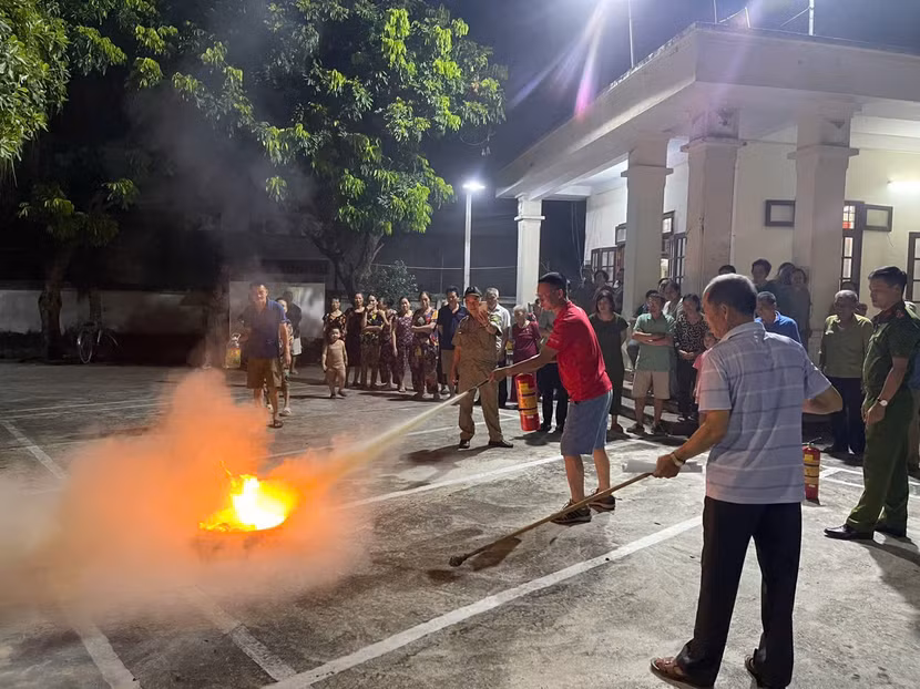Thực hành kỹ năng dập lửa