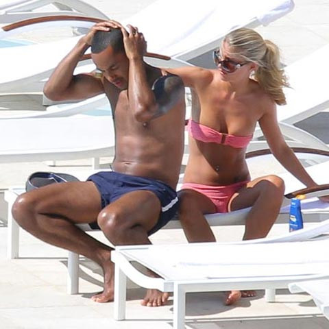 Bồ Walcott táo bạo khoe thân ảnh 3