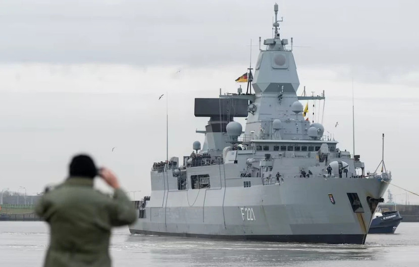 Tàu khu trục Hesse đã được cử đến Biển Đỏ vào cuối tuần qua sau khi Quốc hội Đức chấp thuận việc tham gia sứ mệnh bảo vệ tại “điểm nóng” này Tàu khu trục Hesse đã được cử đến Biển Đỏ vào cuối tuần qua sau khi Quốc hội Đức chấp thuận việc tham gia sứ mệnh bảo vệ tại “điểm nóng” này