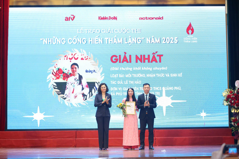 Tác giả Lê Thị Hảo, giáo viên Trường THCS Quảng Phú, xã Phú Trạch, tỉnh Quảng Trị; với loạt bài: “Môi trường, nhận thức và sinh kế” đã giành giải Nhất cuộc thi khối không chuyên Tác giả Lê Thị Hảo, giáo viên Trường THCS Quảng Phú, xã Phú Trạch, tỉnh Quảng Trị; với loạt bài: “Môi trường, nhận thức và sinh kế” đã giành giải Nhất cuộc thi khối không chuyên