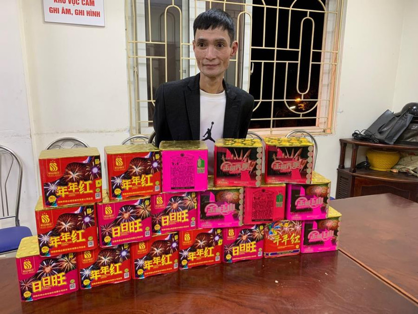 Một đối tượng mua bán pháo trái phép bị bắt giữ, xử lý Một đối tượng mua bán pháo trái phép bị bắt giữ, xử lý