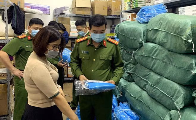 Một vụ vi phạm trong kinh doanh mặt hàng thiết bị y tế bị lực lượng chức năng Hà Nội xử lý