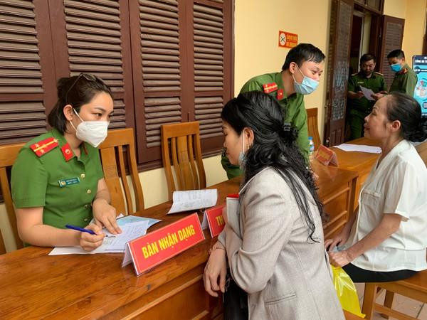 Công an xã tại Hà Nội phát huy vai trò quan trọng trong công tác cấp CCCD hỗ trợ nhân dân trong mọi tình huống, sự việc