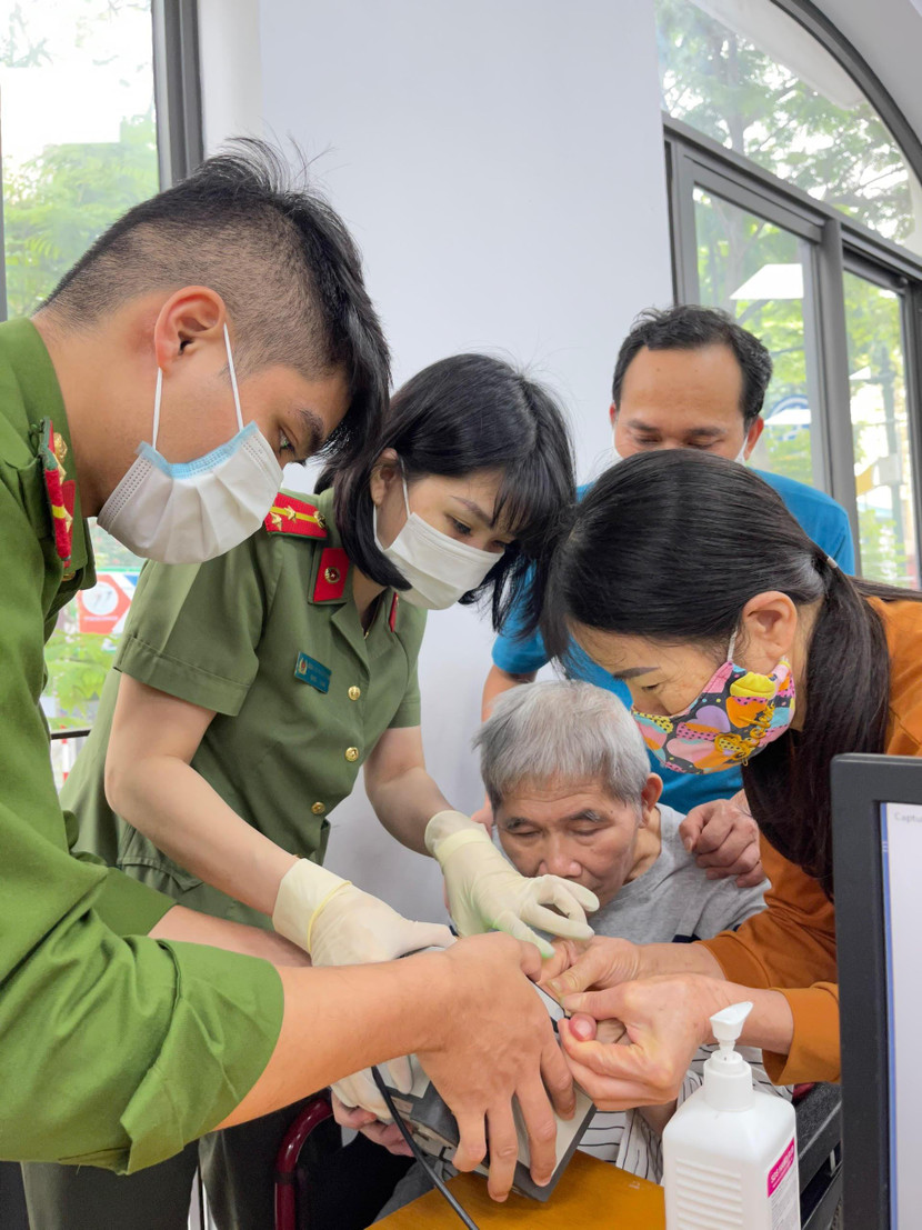 Số lượng cấp CCCD quá lớn và phải hoàn thành trong thời gian sớm nhất bằng sự nỗ lực của tất cả CBCS trong đơn vị