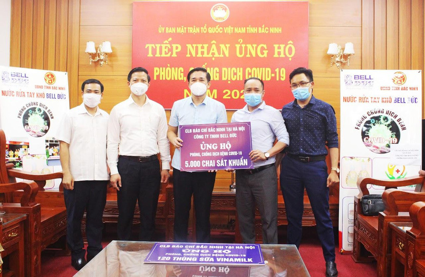 Công ty TNHH Bell Đức trao tặng ủng hộ UBND tỉnh Bắc Ninh 5000 chai nước rửa tay diệt khuẩn giúp nhân dân và lãnh đạo tỉnh Bắc Ninh có thêm điều kiện phòng, chống dịch Covid-19 Công ty TNHH Bell Đức trao tặng ủng hộ UBND tỉnh Bắc Ninh 5000 chai nước rửa tay diệt khuẩn giúp nhân dân và lãnh đạo tỉnh Bắc Ninh có thêm điều kiện phòng, chống dịch Covid-19