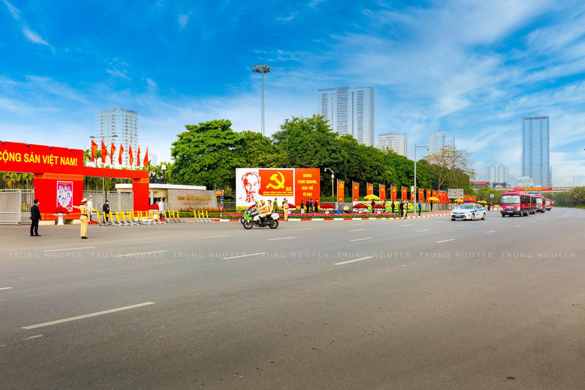 Đại hội Đảng lần thứ XIII được xem là sự kiện chính trị, văn hóa xã hội lớn nhất của đất nước. Lực lượng CSGT Thủ đô đã hoàn thành xuất sắc yêu cầu nhiệm vụ đón, dẫn tuyệt đối an toàn các đoàn đại biểu, đảm bảo ATGT, góp phần cùng với các đơn vị phục vụ Đại hội thành công. Đại hội Đảng lần thứ XIII được xem là sự kiện chính trị, văn hóa xã hội lớn nhất của đất nước. Lực lượng CSGT Thủ đô đã hoàn thành xuất sắc yêu cầu nhiệm vụ đón, dẫn tuyệt đối an toàn các đoàn đại biểu, đảm bảo ATGT, góp phần cùng với các đơn vị phục vụ Đại hội thành công.