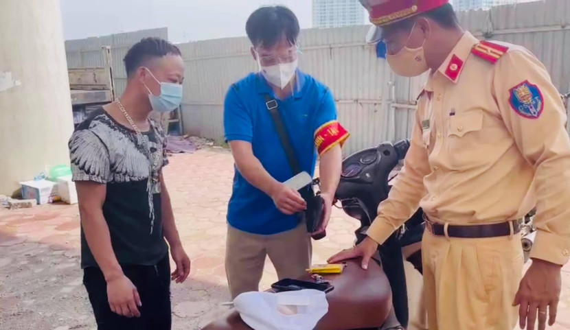 Nhiều trường hợp vi phạm đã bị CSGT xử phạt nghiêm Nhiều trường hợp vi phạm đã bị CSGT xử phạt nghiêm