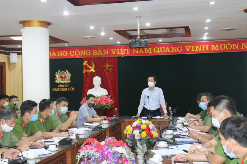 Đồng chí Vũ Đăng Định, Bí thư Quận ủy Hoàn Kiếm phát biểu chỉ đạo tại buổi kiểm tra Đồng chí Vũ Đăng Định, Bí thư Quận ủy Hoàn Kiếm phát biểu chỉ đạo tại buổi kiểm tra