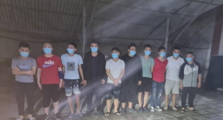 Các đối tượng nhập cảnh trái phép bị CSGT phát hiện, xử lý Các đối tượng nhập cảnh trái phép bị CSGT phát hiện, xử lý