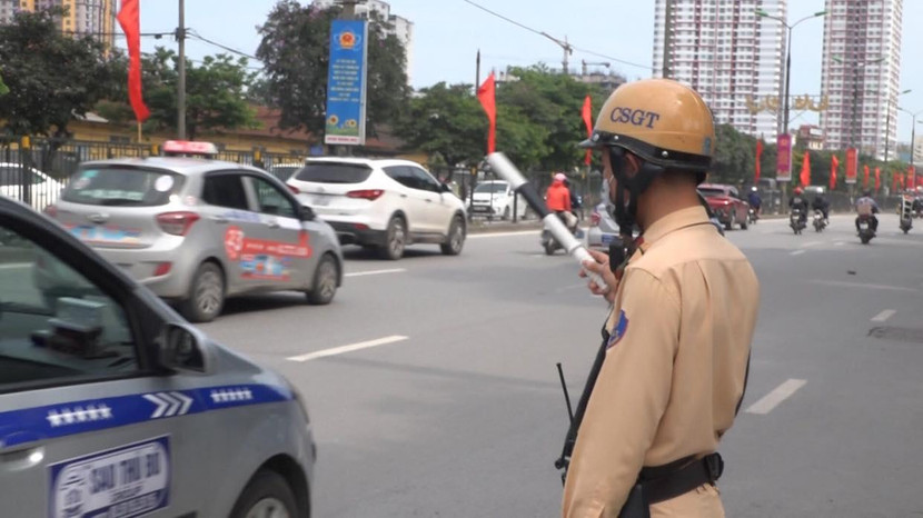 Các tuyến đường huyết mạch đều có lực lượng CSGT của Phòng CSGT, CATP Hà Nội ứng trực phân luồng đảm bảo ATGT phục vụ nhân dân đi lại an toàn Các tuyến đường huyết mạch đều có lực lượng CSGT của Phòng CSGT, CATP Hà Nội ứng trực phân luồng đảm bảo ATGT phục vụ nhân dân đi lại an toàn