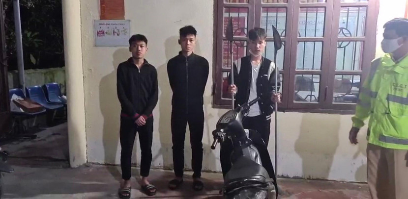 Các đối tượng mang theo phóng lợn đi giải quyết mâu thuẫn