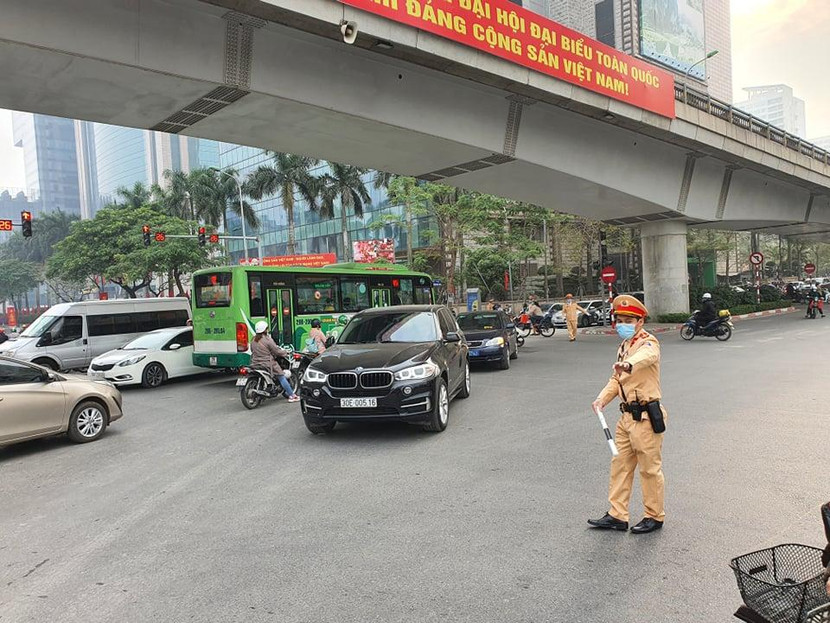 Người dân chấp hành nghiêm những hướng dẫn, chỉ huy của CSGT