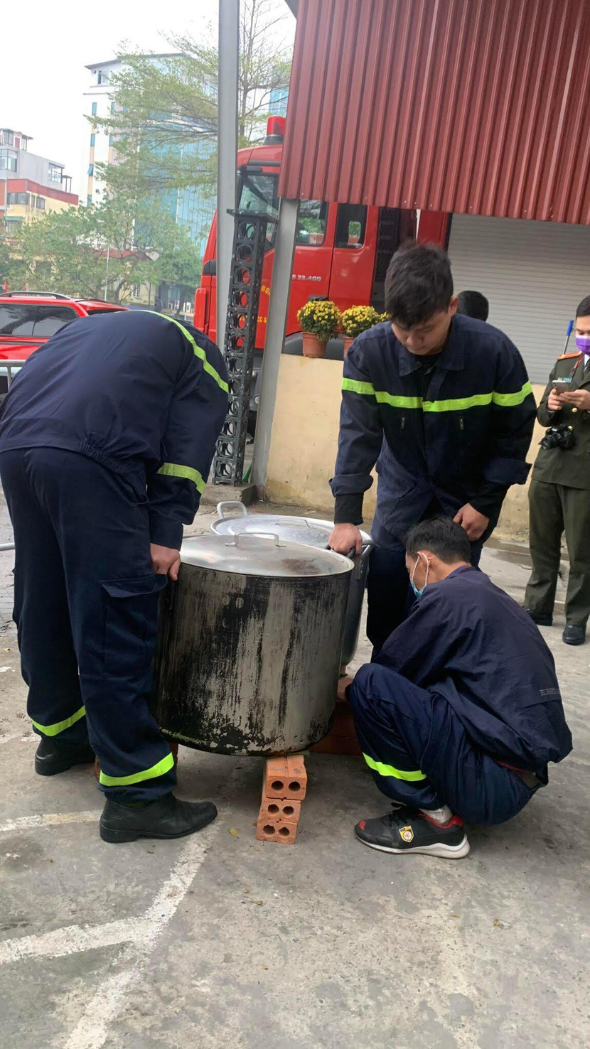 Công tác chuẩn bị và hoàn thành việc luộc bánh đều được thực hiện hết sức tỉ mỉ