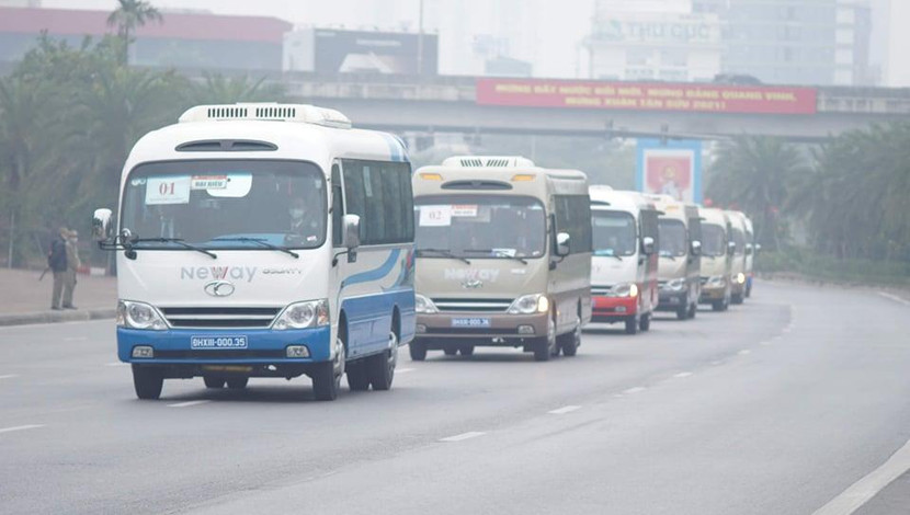 Các đoàn xe chở đại biểu từ nhiều nơi được đưa tới nơi diễn ra Đại hội đảm bảo tuyệt đối an toàn, chính xác từng giây phút