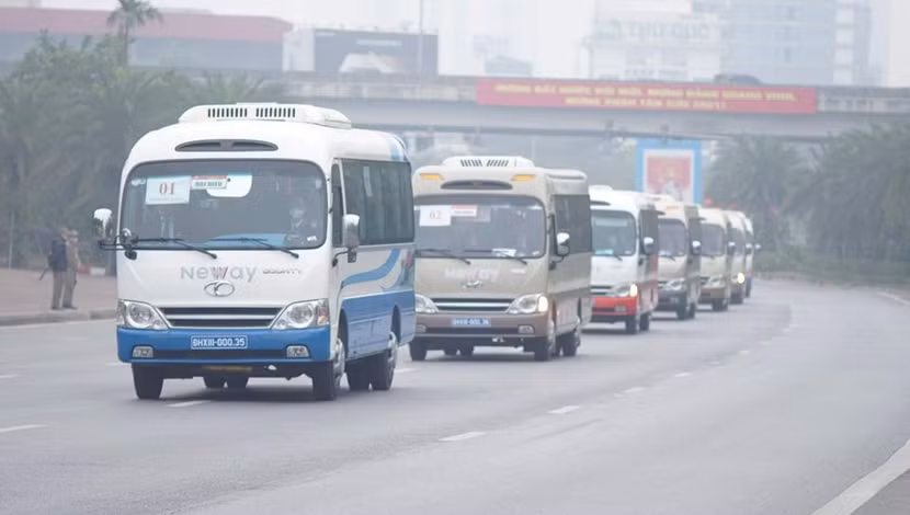 Các đoàn xe chở đại biểu từ nhiều nơi được đưa tới nơi diễn ra Đại hội đảm bảo tuyệt đối an toàn, chính xác từng giây phút Các đoàn xe chở đại biểu từ nhiều nơi được đưa tới nơi diễn ra Đại hội đảm bảo tuyệt đối an toàn, chính xác từng giây phút