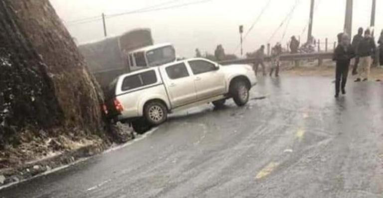 Nhiều vụ TNGT xảy ra do đường trơn, trượt vì mưa tuyết, băng giá Nhiều vụ TNGT xảy ra do đường trơn, trượt vì mưa tuyết, băng giá