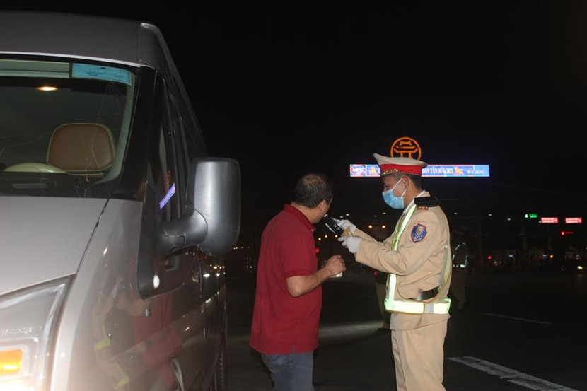 Bộ Công an huy động lực lượng, phương tiện, thiết bị kỹ thuật nghiệp vụ thực hiện hiệu quả các nội dung, yêu cầu đề ra. Lãnh đạo, chỉ huy và cán bộ, chiến sỹ khi chỉ đạo và làm nhiệm vụ phải nêu cao tinh thần trách nhiệm, ý thức tổ chức kỷ luật, quy trình chế độ công tác, Điều lệnh Công an nhân dân, văn hóa ứng xử khi tiếp xúc với Nhân dân và người vi phạm, bảo đảm an toàn khi thực thi nhiệm vụ. Bộ Công an huy động lực lượng, phương tiện, thiết bị kỹ thuật nghiệp vụ thực hiện hiệu quả các nội dung, yêu cầu đề ra. Lãnh đạo, chỉ huy và cán bộ, chiến sỹ khi chỉ đạo và làm nhiệm vụ phải nêu cao tinh thần trách nhiệm, ý thức tổ chức kỷ luật, quy trình chế độ công tác, Điều lệnh Công an nhân dân, văn hóa ứng xử khi tiếp xúc với Nhân dân và người vi phạm, bảo đảm an toàn khi thực thi nhiệm vụ.