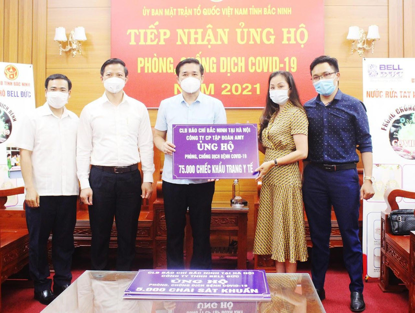 Công ty CP Tập đoàn AMY gửi tặng 75.000 chiếc khẩu trang y tế 4 lớp để tỉnh phục vụ công tác phòng chống dịch Công ty CP Tập đoàn AMY gửi tặng 75.000 chiếc khẩu trang y tế 4 lớp để tỉnh phục vụ công tác phòng chống dịch