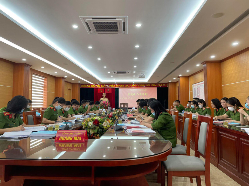 Chỉ huy CAQ Hoàng Mai tổ chức triển khai tập huấn cho CBCS các đơn vị về Luật Cư trú, để phục vụ nhân dân tốt nhất Chỉ huy CAQ Hoàng Mai tổ chức triển khai tập huấn cho CBCS các đơn vị về Luật Cư trú, để phục vụ nhân dân tốt nhất