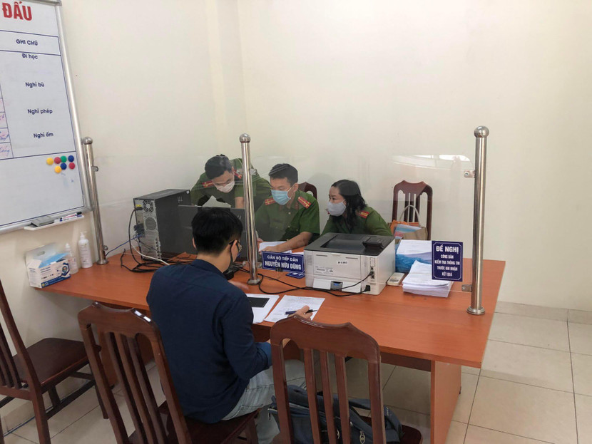 Công an các phường tổ chức triển khai thực hiện Luật Cư trú, tiếp, giải quyết thủ tục hành chính cho công dân hiệu quả Công an các phường tổ chức triển khai thực hiện Luật Cư trú, tiếp, giải quyết thủ tục hành chính cho công dân hiệu quả