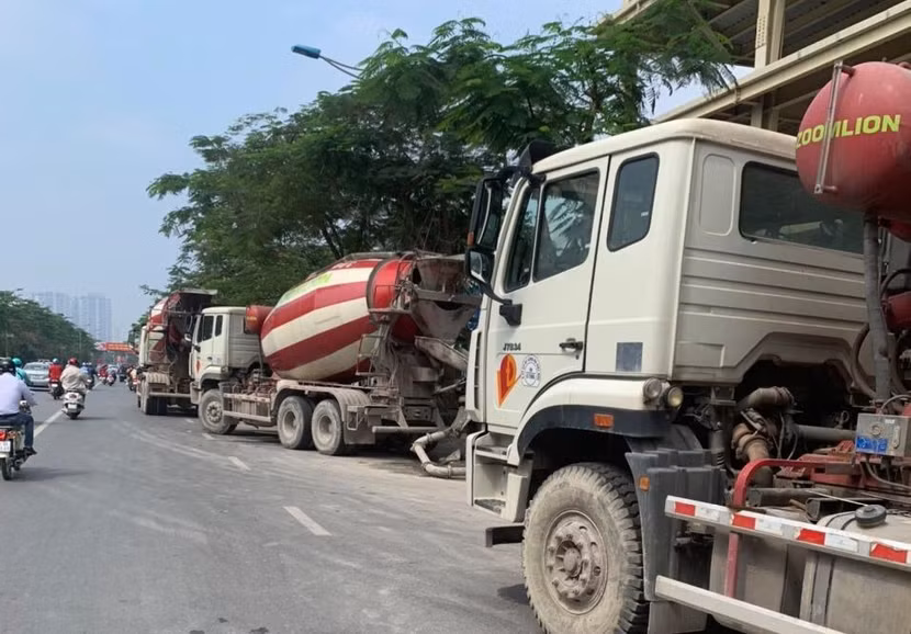 Hàng loạt các xe tải, xe bồn trộn bê tông vi phạm đã bị CSGT phát hiện, xử lý nghiêm
