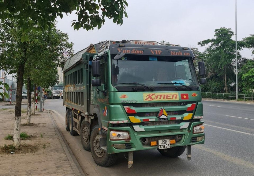 Tất cả những xe tải chở vật liệu xây dựng, quá tải, có dấu hiệu vi phạm đi qua địa bàn Đội CSGT số 2 đều được đơn vị tập trung kiểm tra