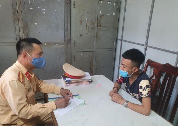 CSGT phát hiện, xử lý nhiều lái xe vi phạm phòng, chống dịch Covid-19 CSGT phát hiện, xử lý nhiều lái xe vi phạm phòng, chống dịch Covid-19