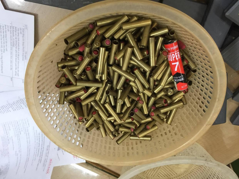 Những viên đạn còn sử dụng được nếu để lọt ra ngoài rất nguy hiểm