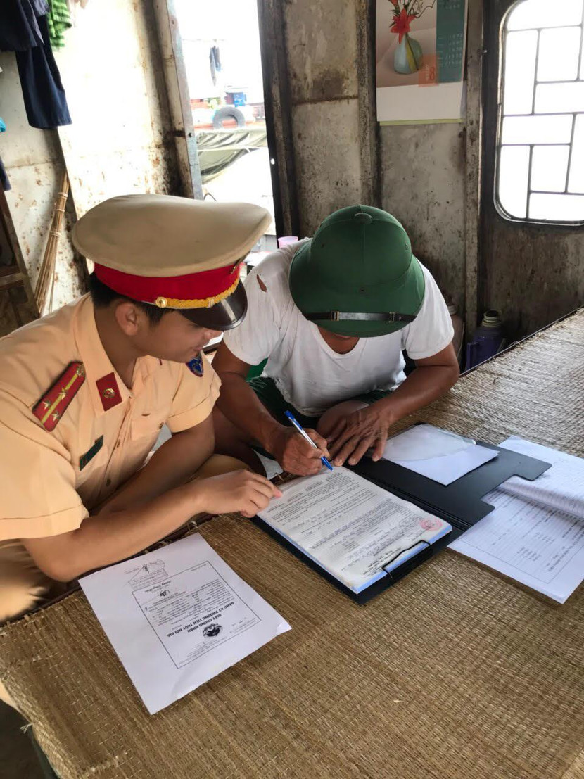 Những trường hợp vi phạm đều bị Cảnh sát đường thủy xử lý nghiêm Những trường hợp vi phạm đều bị Cảnh sát đường thủy xử lý nghiêm