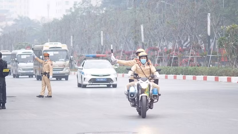 Phòng CSGT huy động 100% quân số, phương tiện tham gia bảo vệ, đón, dẫn. Đây là niềm vinh dự to lớn không chỉ của CSGT Thủ đô mà còn là của cả CATP Hà Nội với quyết tâm thực hiện thắng lợi, tuyệt đối an toàn sự kiện trọng đại của đất nước Phòng CSGT huy động 100% quân số, phương tiện tham gia bảo vệ, đón, dẫn. Đây là niềm vinh dự to lớn không chỉ của CSGT Thủ đô mà còn là của cả CATP Hà Nội với quyết tâm thực hiện thắng lợi, tuyệt đối an toàn sự kiện trọng đại của đất nước