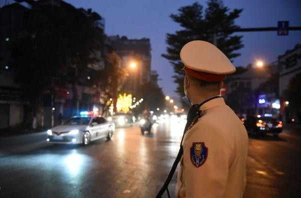 Các đội quản lý địa bàn đều tăng cường CSGT tham gia phân luồng, hướng dẫn, hỗ trợ những kíp dẫn Các đội quản lý địa bàn đều tăng cường CSGT tham gia phân luồng, hướng dẫn, hỗ trợ những kíp dẫn