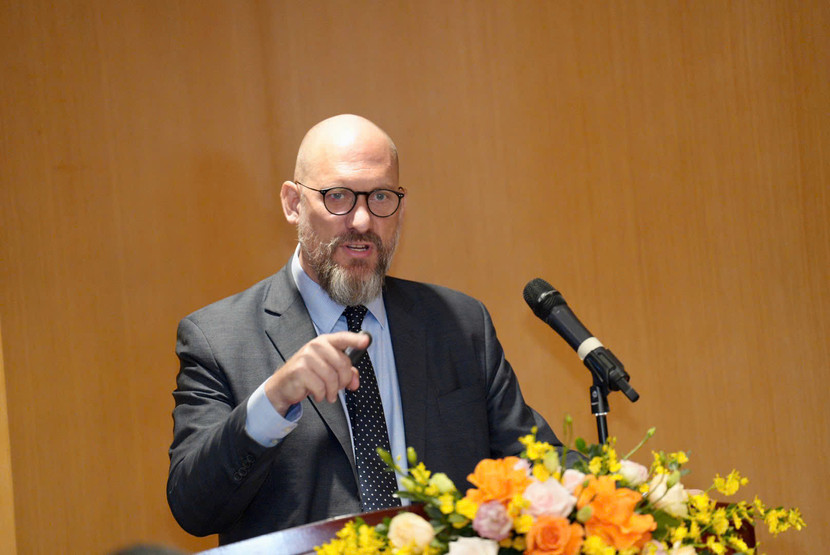 Ông Richard D. McClellan