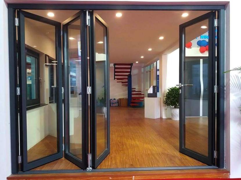 Sản phẩm cửa nhôm kính xếp trượt nhiều cánh xu hưởng mở cho phòng khách cực đẹp và hiện đại