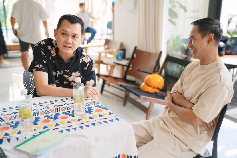 NSƯT Hữu Châu trao đổi cùng đạo diễn Lý Hải về nhân vật